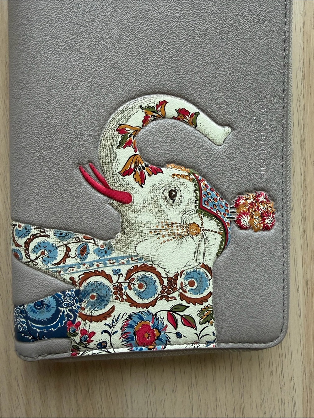 Tory Burch Limited Edition Elephant Zip Wallet Wristlet Leather French Gray 2017 - Picture 5 of 16